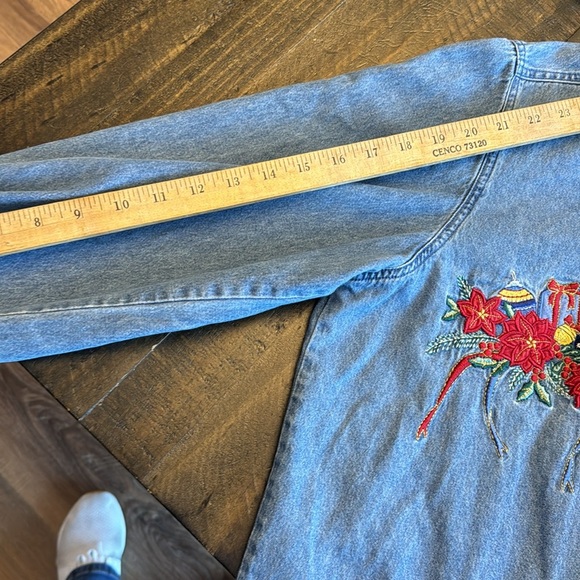 BOBBIE BROOKS Denim Button-Down Christmas ornament present poinsettia Jean shirt - Picture 13 of 15